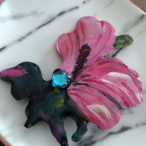 💰Hand painted pin